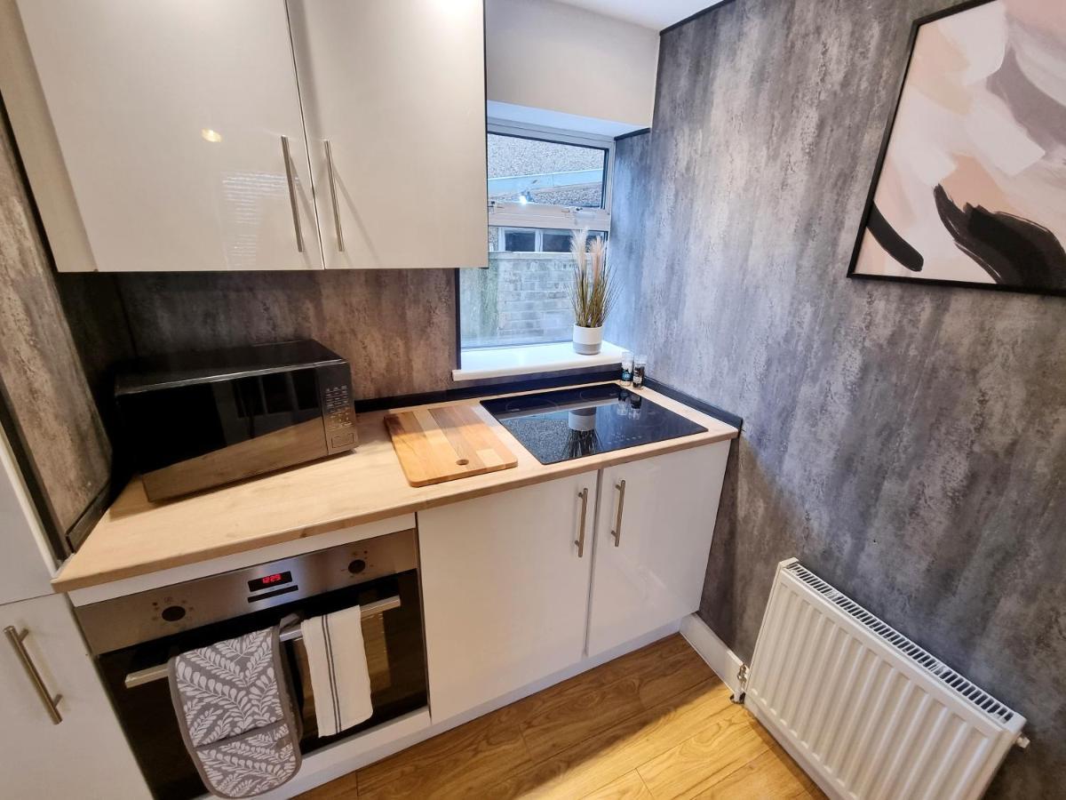 Cosy Apartment Nearby Train Station! واتفورد المظهر الخارجي الصورة