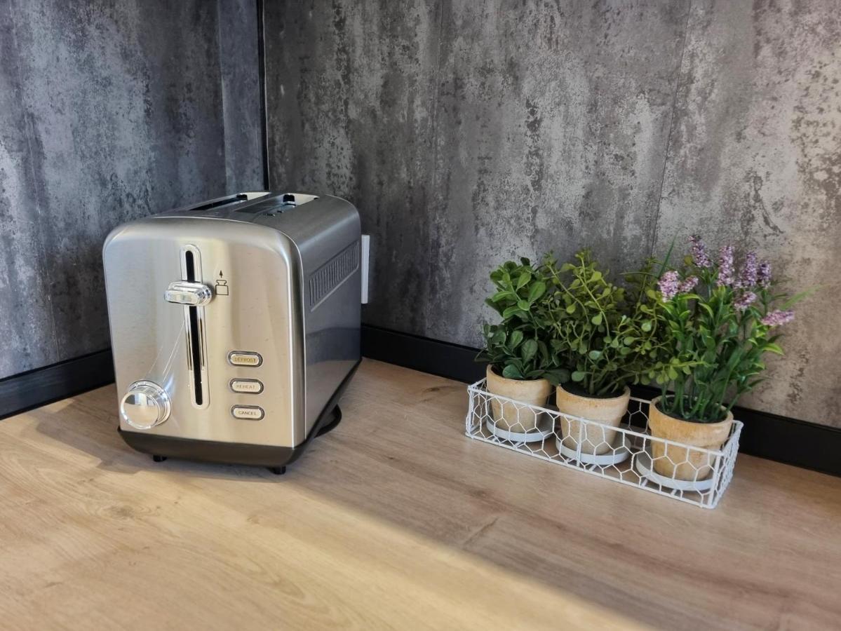 Cosy Apartment Nearby Train Station! واتفورد المظهر الخارجي الصورة